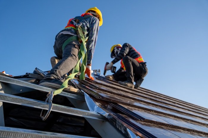 How Do Roofing Contractors Ensure Safety During a Project?