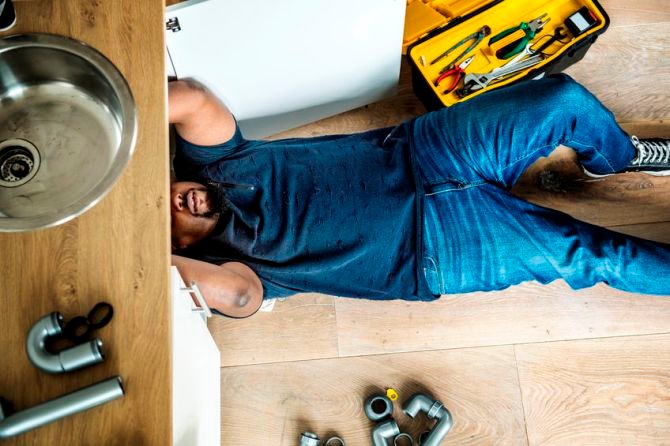 5 Home Maintenance Tips for a Strong, Comfortable Home This Summer