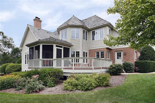 Deck Styles and Designs to Suit Your Home and Lifestyle Image